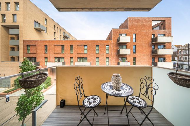 Flat 8,, Woodlark Apartments, London photo 4