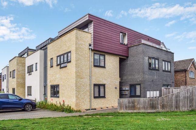 Thumbnail Flat to rent in Burberry House, Bicester Road, Kidlington