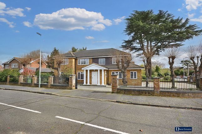 Thumbnail Detached house for sale in Yevele Way, Emerson Park, Hornchurch