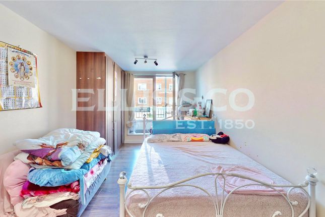 Flat 3, 64-66, Ealing Road, Greater London photo 5