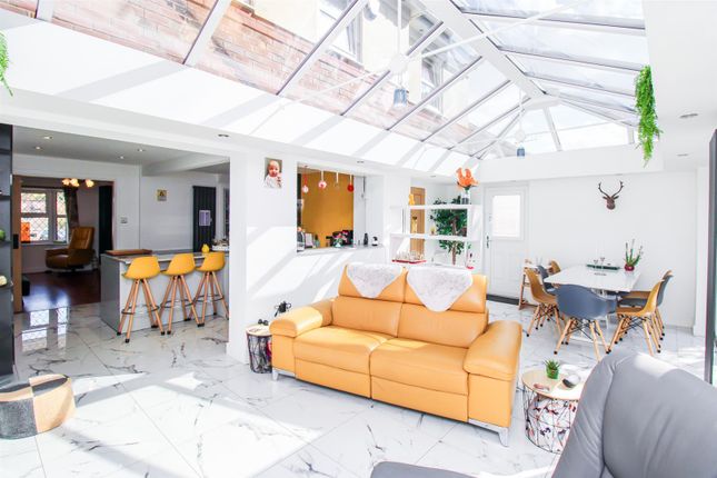 4-bed house on 29, Queensbury Avenue, Wakefield, £445,000