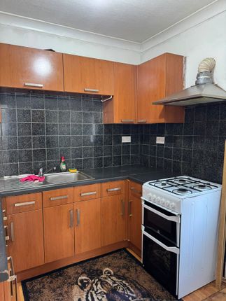 5, Askrigg Drive , Bradford photo 5