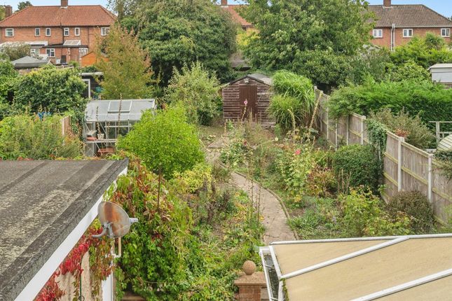 10, Fairfields, Norwich photo 3