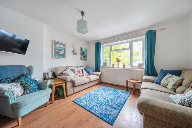 18, Loop Road, Surrey photo 3