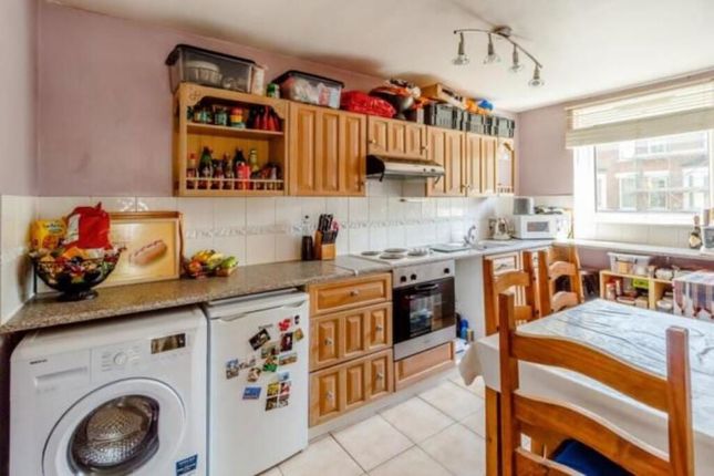Flat 17 Drakeland House,, 46 Fernhead Road, London photo 3