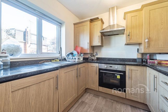 Maple House, Mapledurham Drive, Reading photo 3
