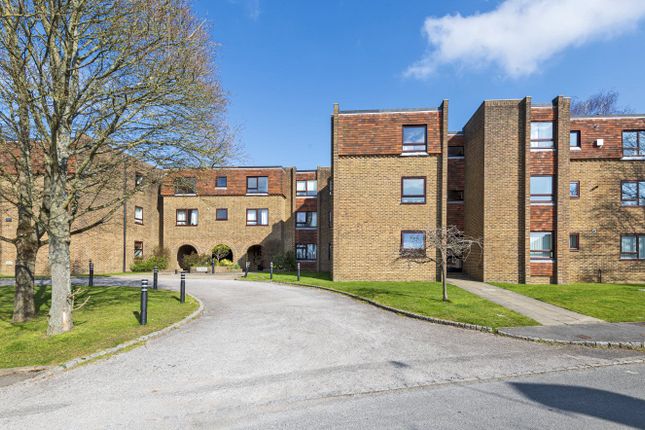 Thumbnail Flat for sale in Merrow Park, Merrow, Guildford