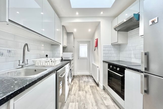 2Â Bedroom End Terrace For Rent