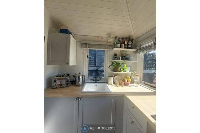 Larkhall Lane, London photo 3