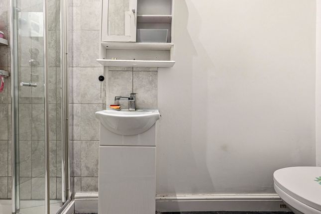 82 Morden Road, London photo 5
