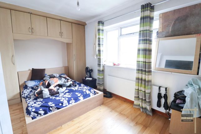End terrace house for sale in Compton Crescent, Northolt