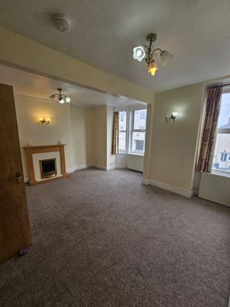 first floor flat , clifton rd , Llandudno photo 3