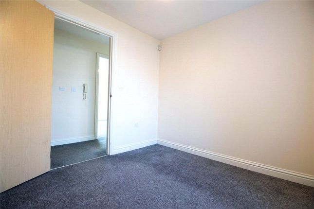 27, Lathom Court, Huyton photo 5