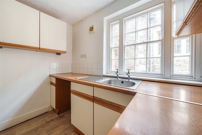 13b, Fore Street, Chard photo 4