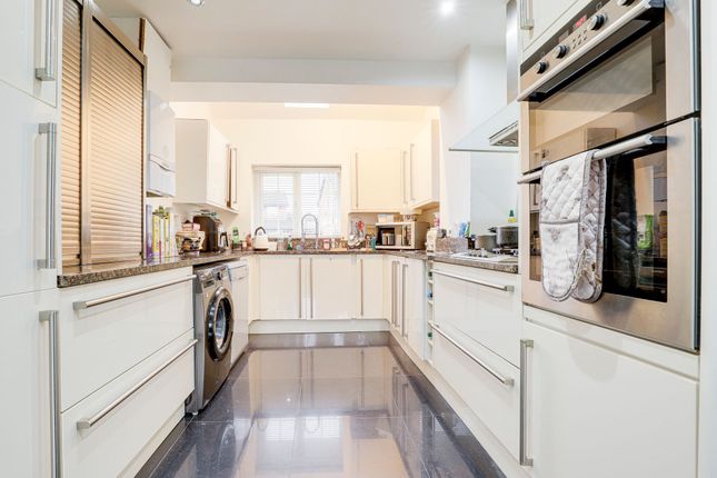 7 Headingley Gardens, Nottingham photo 3