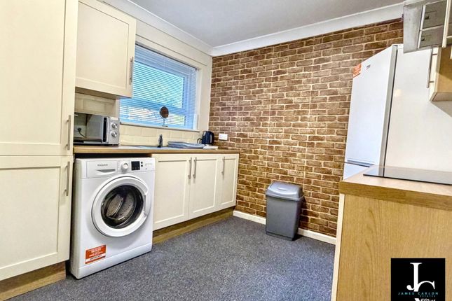 10, Adams Crescent, Newport photo 3