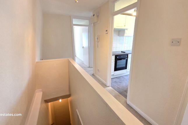 154b Lancaster Road, East Barnet photo 3