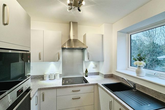 16 Lionheart Court, Sewardstone Road, Waltham Abbey photo 4