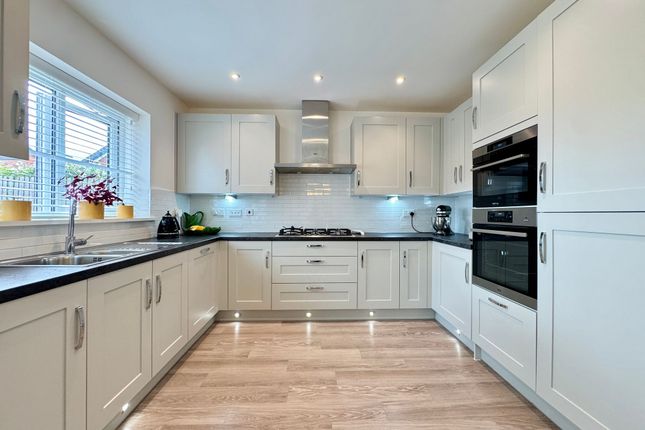 3 Goodenough Drive, Wantage photo 3