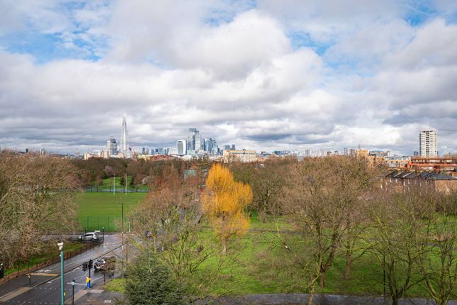 Flat for sale in Sumner Road, Peckham, London