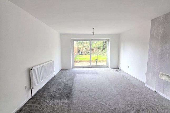 201, Frogmill Road, Birmingham photo 3