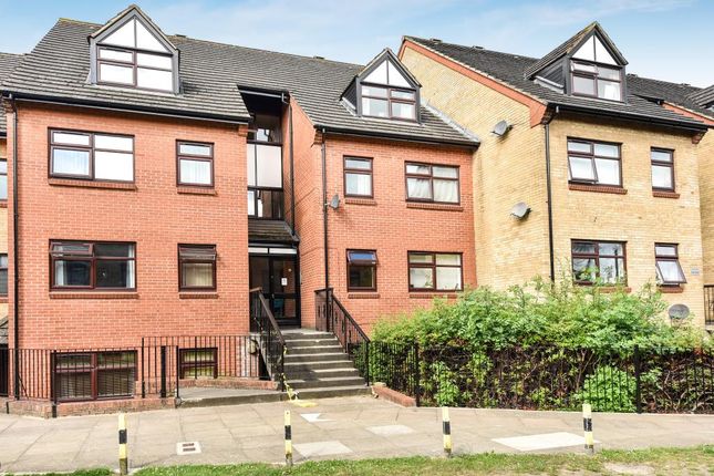 Thumbnail Flat to rent in Northumberland Court, Banbury