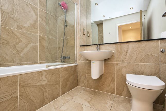 Flat 41, Norwich House, 11, Streatham High Road, London photo 5