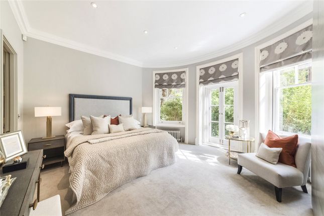 Flat 9, 17-21, Sloane Court West, London photo 4
