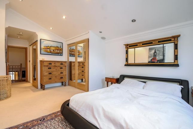 Terraced house to rent in Stephendale Road, London