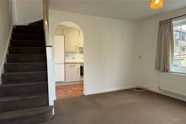 64, Lansdowne Way, Buckinghamshire photo 2