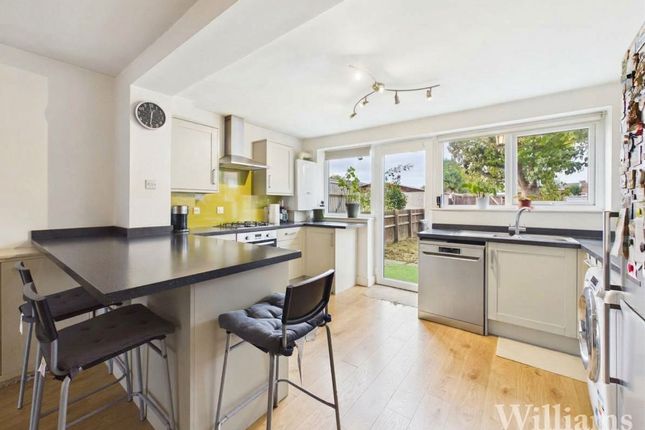 11 Haydon Road, Aylesbury photo 4