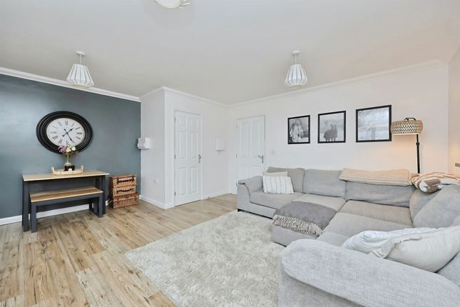 13, Heron Close, Norwich photo 3