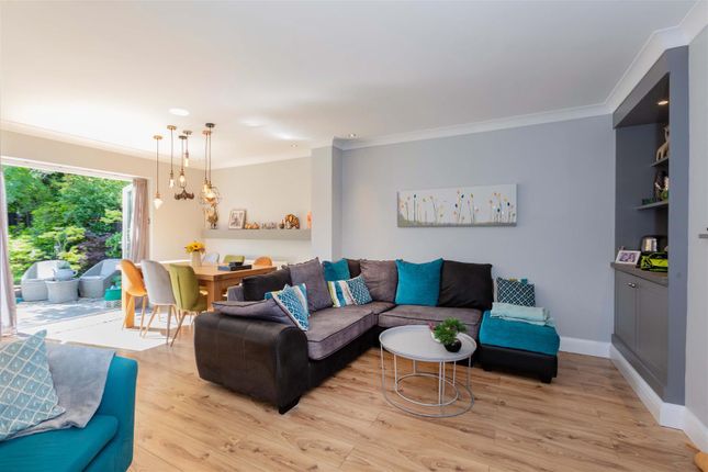 7, Spring Lane, Slough photo 3