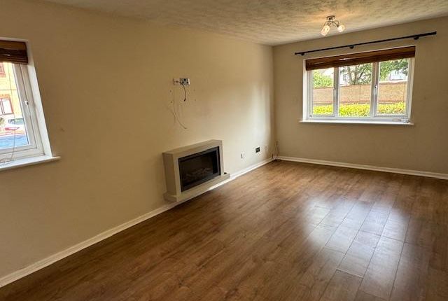 14, Hutchins Close, Hornchurch photo 5