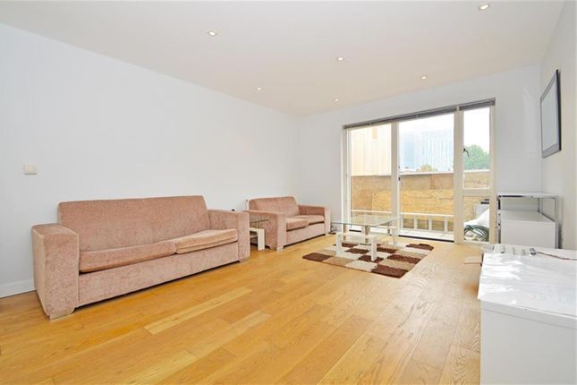 Thumbnail Flat to rent in Heneage Street, London