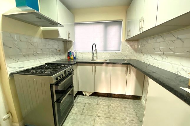 75, Camplin crescent photo 5