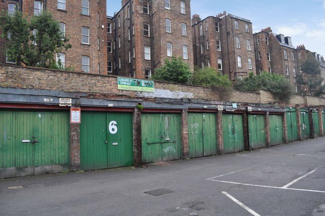 Parking/garage to let in Elmcroft Garages, London