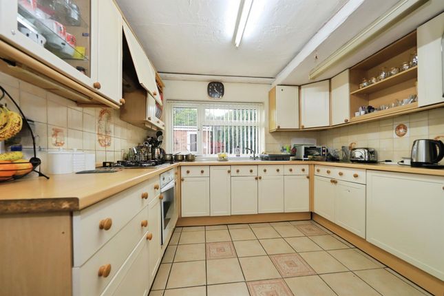 137, Goldthorn Hill, Wolverhampton photo 2