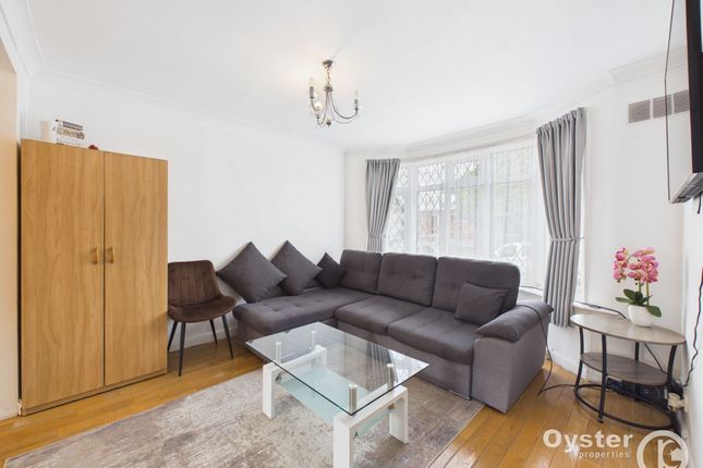 657 Honeypot Lane, Stanmore photo 3