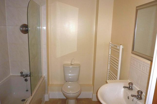 Flat 13, Victoria Place, Woking photo 5