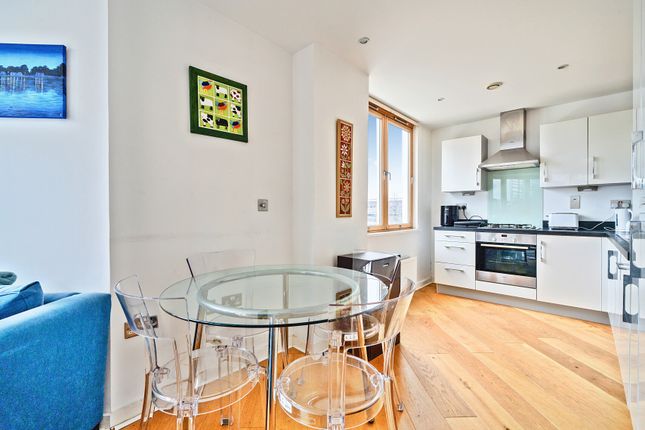 Apartment 8, The Crescent,, Hannover Quay, Bristol photo 3