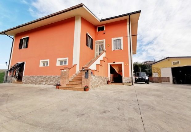 Thumbnail Detached house for sale in Penne, Pescara, Abruzzo
