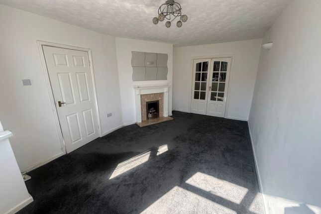 38, Westfield Avenue, Wigston, Leicester photo 2
