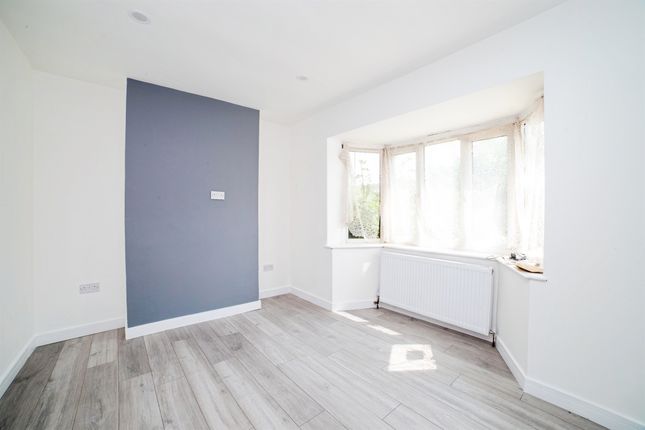 41, Firs Avenue, Alfreton photo 2