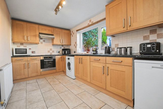 30, Regina Crescent, Wakefield photo 2