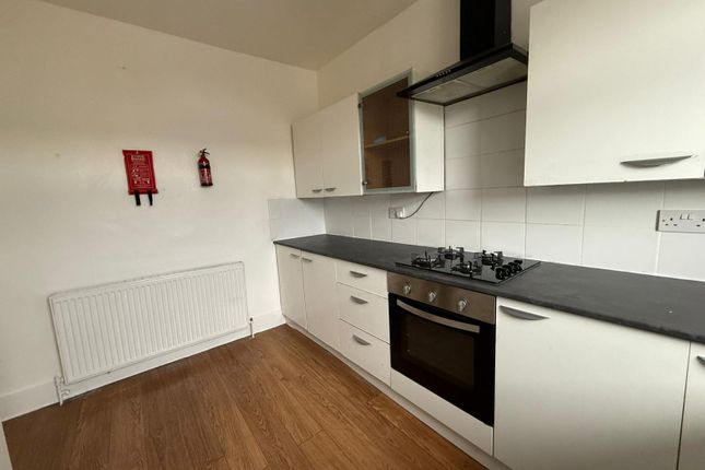 Two Bedroom First Floor Flat Off Romford Road -Â£1800 Pcm