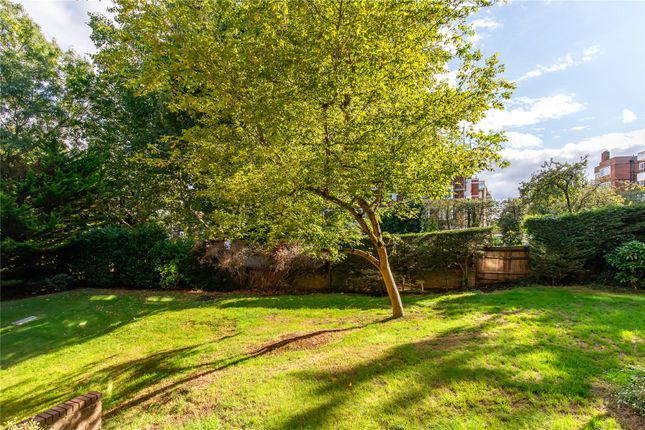 Flat 14, Blue Gates, 4, Belvedere Drive, Wimbledon photo 3