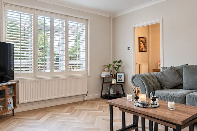 24, Leas Dale, London photo 5