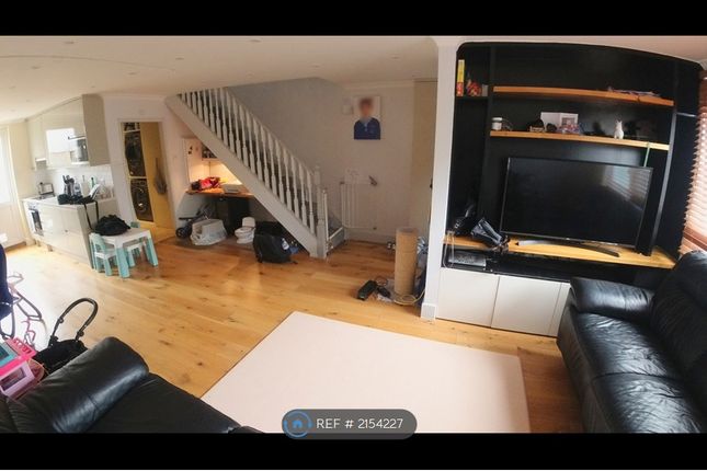 Thumbnail Terraced house to rent in Dowdeswell Close, London