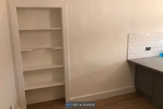 Flat, Dean Street, Edinburgh photo 3